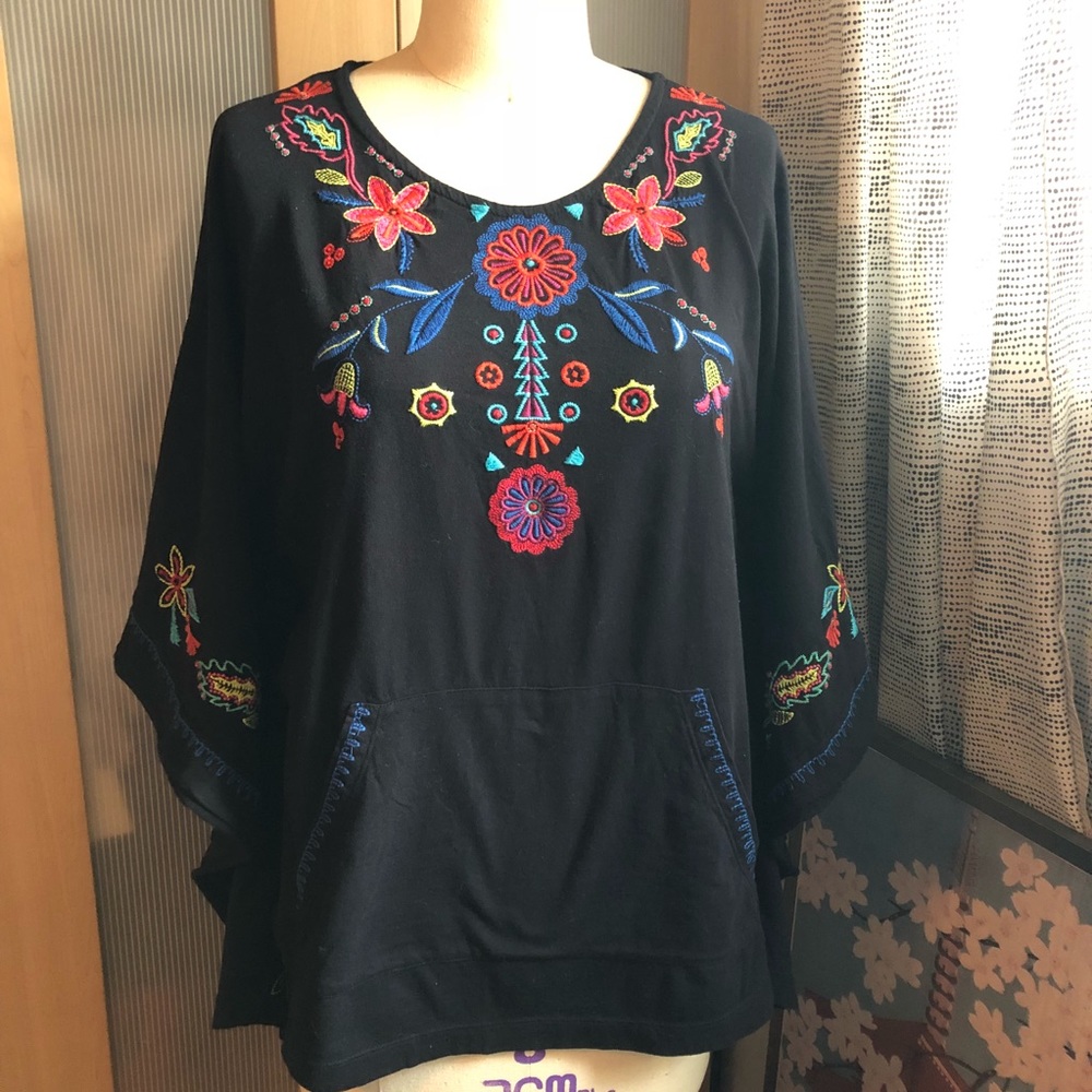 Vintage Johnny Was JWLA black embroidered Poncho